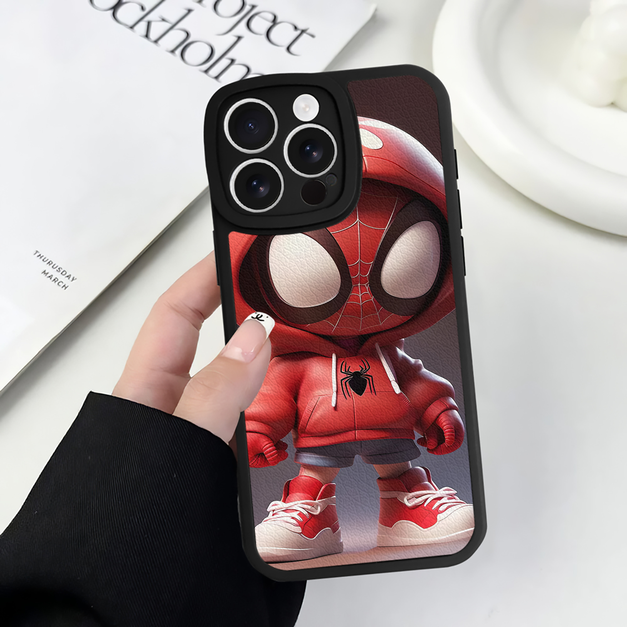 （画像用） Spider Man スパイダーマン 【iPhone 16シリーズ対応】シリコンスマホケース（レザー調） 材質：シリコン